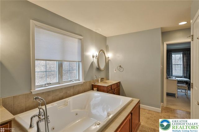 3475 Honeysuckle Road, Upper Saucon Twp, PA 18015