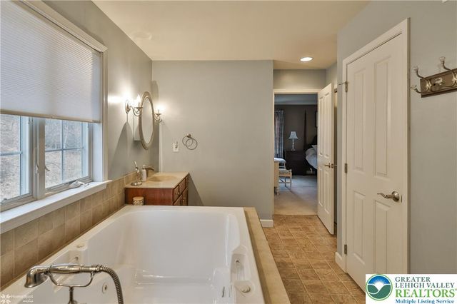 3475 Honeysuckle Road, Upper Saucon Twp, PA 18015