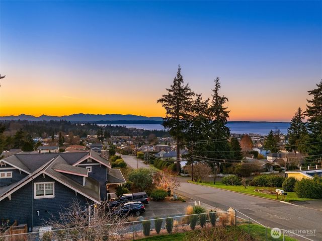1108 9th Avenue S, Edmonds, WA 98020