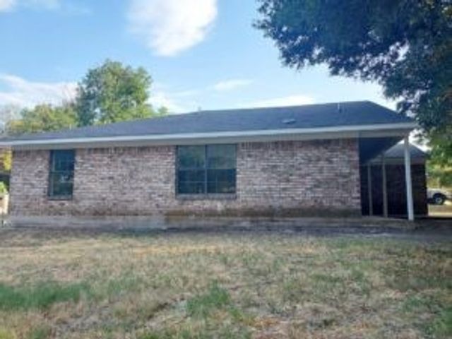 306 N Wilson Street, Kaufman, TX 75142