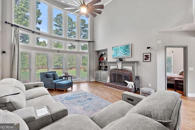 105 Glen Trail, Woodstock, GA 30188