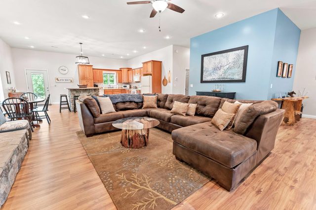 20 Fawn Run Road, Nancy, KY 42544