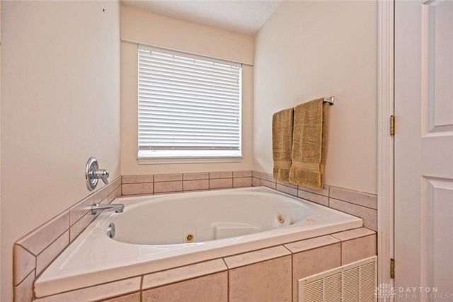 180 Sackett Drive, Monroe, OH 45050