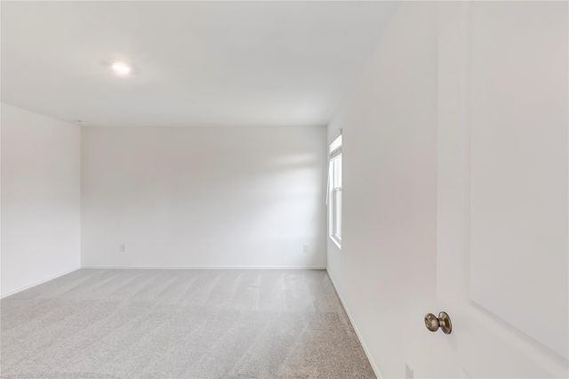 611 Whoopers LOOP, Uhland, TX 78640