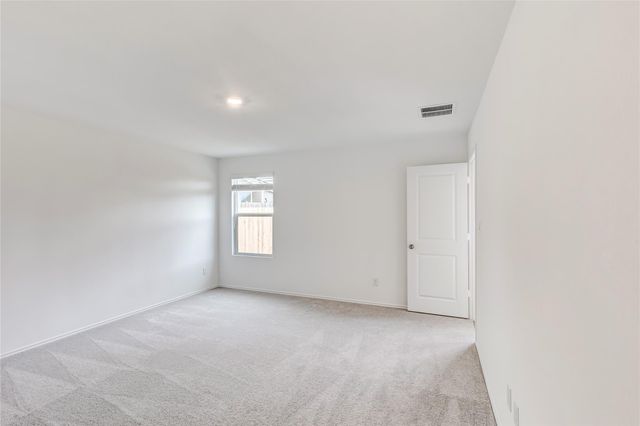 611 Whoopers LOOP, Uhland, TX 78640