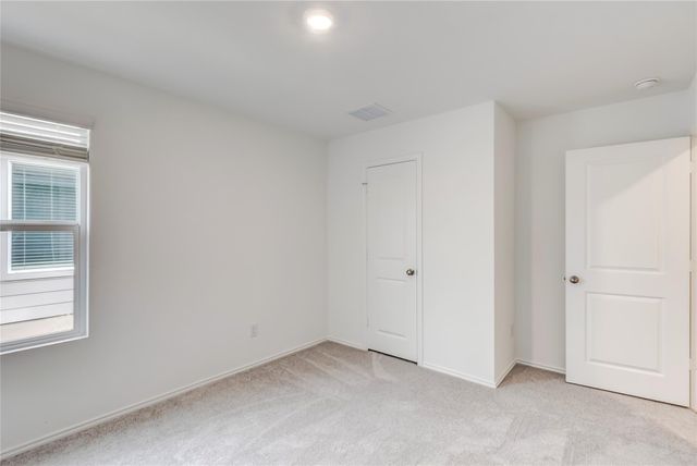 611 Whoopers LOOP, Uhland, TX 78640