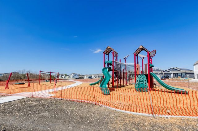 611 Whoopers LOOP, Uhland, TX 78640