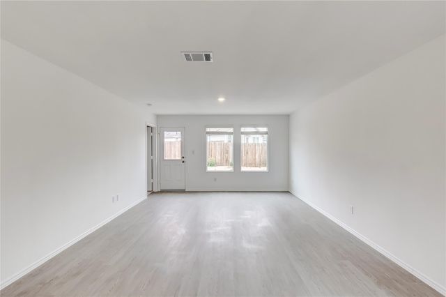 611 Whoopers LOOP, Uhland, TX 78640