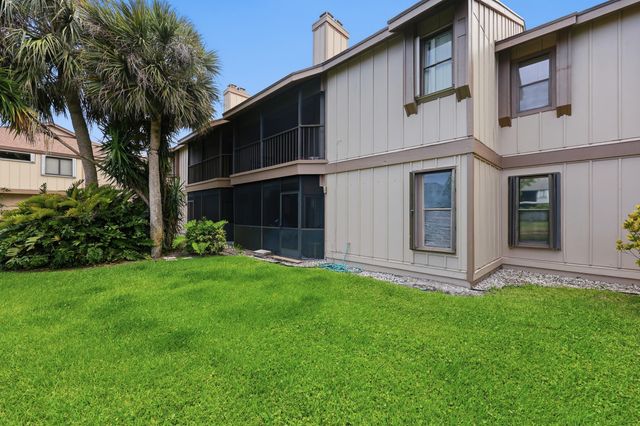 600 Crosswinds E1, Greenacres, FL 33413