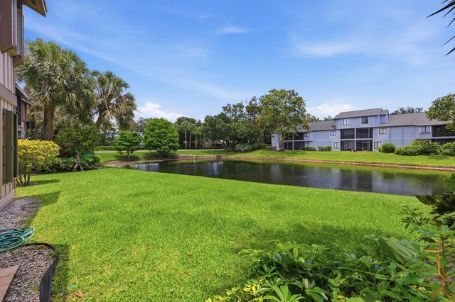 600 Crosswinds E1, Greenacres, FL 33413