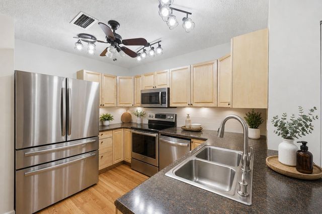 600 Crosswinds E1, Greenacres, FL 33413