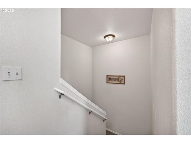 228 E 12TH St, Lafayette, OR 97127