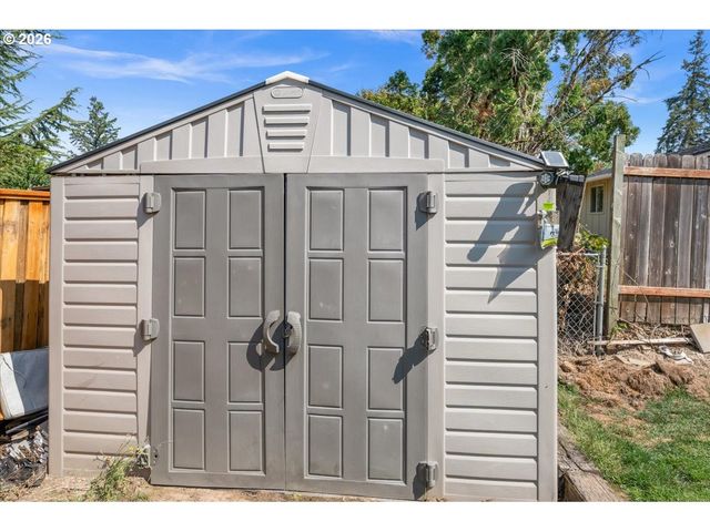 228 E 12TH St, Lafayette, OR 97127