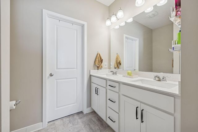 13650 Applewood Trail, Rosemount, MN 55068