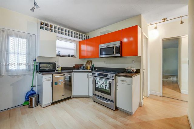 1300 Lincoln Rd B402, Miami Beach, FL 33139