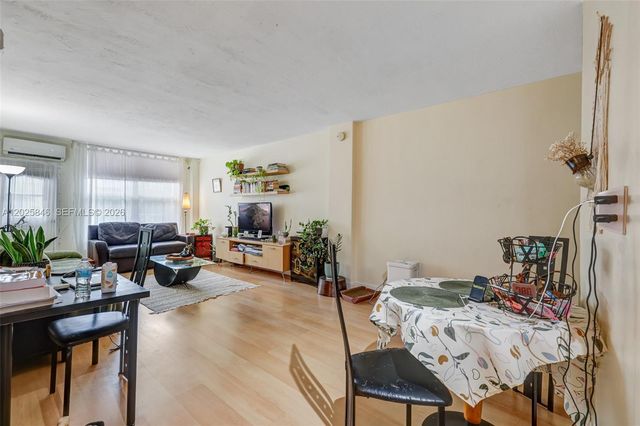 1300 Lincoln Rd B402, Miami Beach, FL 33139