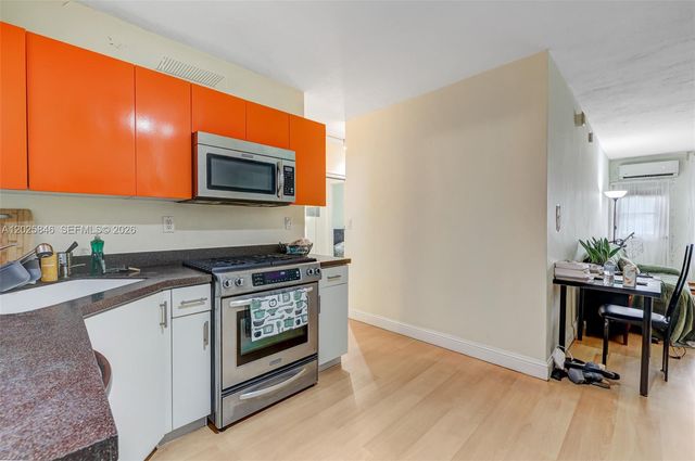 1300 Lincoln Rd B402, Miami Beach, FL 33139