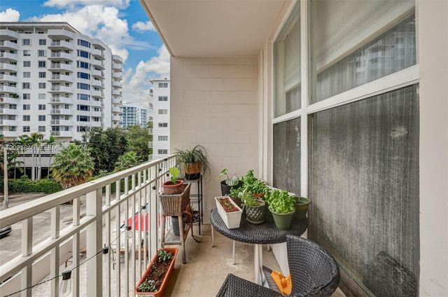 1300 Lincoln Rd B402, Miami Beach, FL 33139