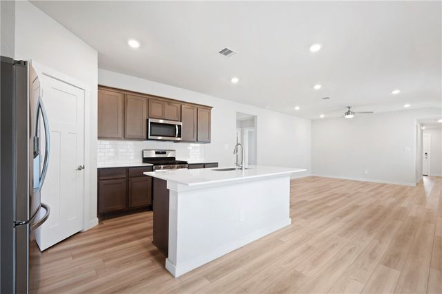 1232 Amistad Loop, College Station, TX 77845