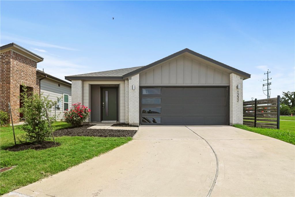 1232 Amistad Loop, College Station, TX 77845