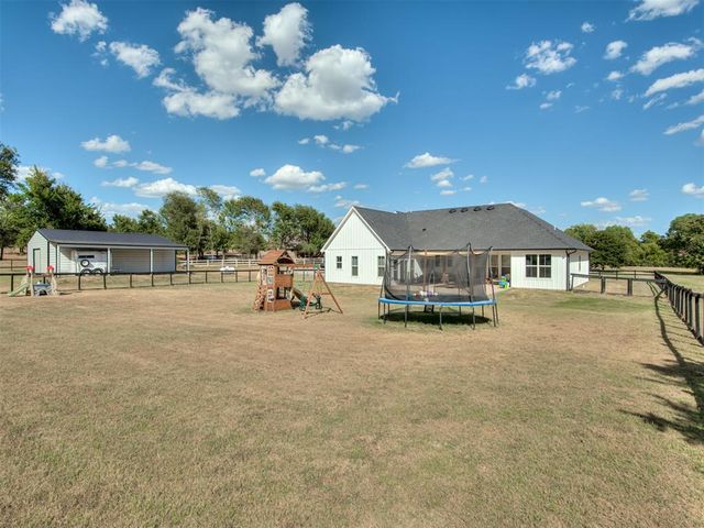 1715 Morningside Drive, Blanchard, OK 73010