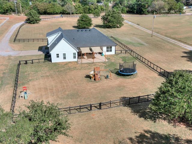 1715 Morningside Drive, Blanchard, OK 73010