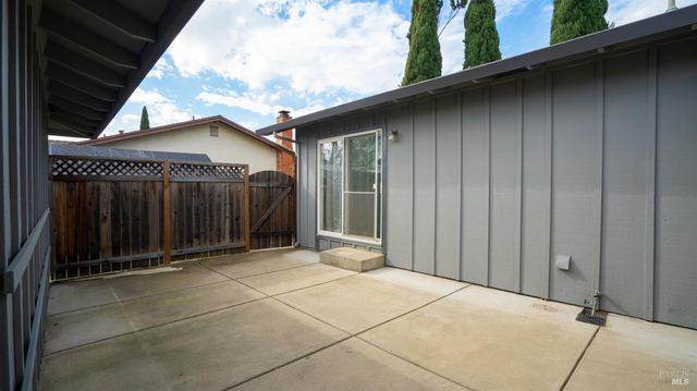 2731 Orchid St, Fairfield, CA 94533