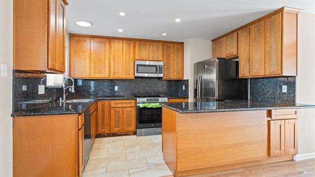 2731 Orchid St, Fairfield, CA 94533