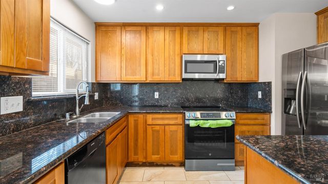 2731 Orchid St, Fairfield, CA 94533