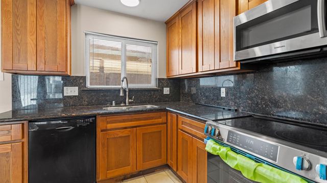 2731 Orchid St, Fairfield, CA 94533