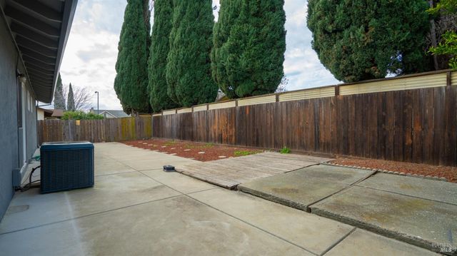 2731 Orchid St, Fairfield, CA 94533