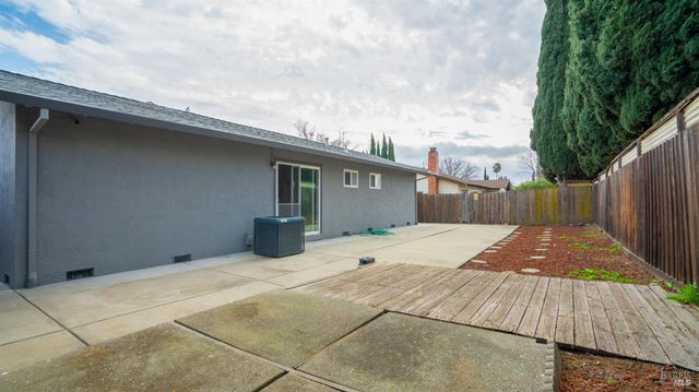 2731 Orchid St, Fairfield, CA 94533