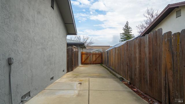 2731 Orchid St, Fairfield, CA 94533