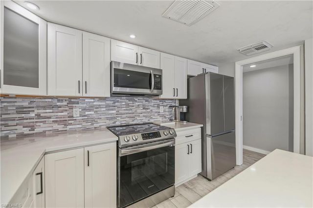 1900 Clifford ST 506, Fort Myers, FL 33901