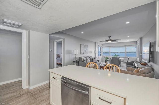 1900 Clifford ST 506, Fort Myers, FL 33901