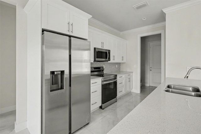 2420 52ND AVENUE NE, Naples, FL 34120