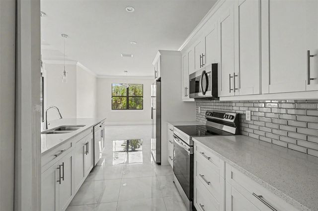2420 52ND AVENUE NE, Naples, FL 34120