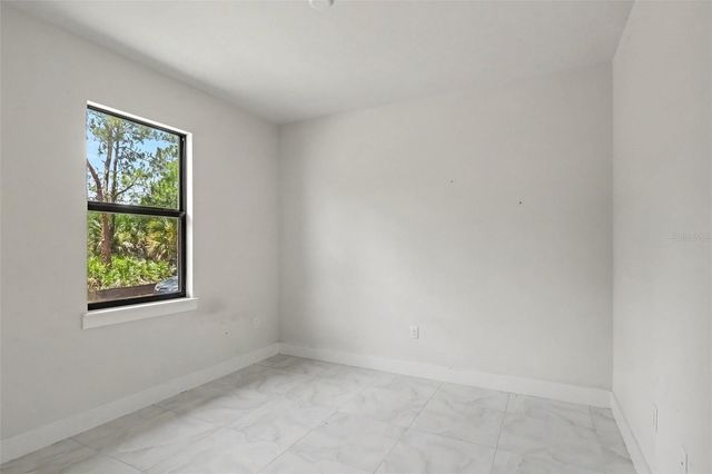 2420 52ND AVENUE NE, Naples, FL 34120