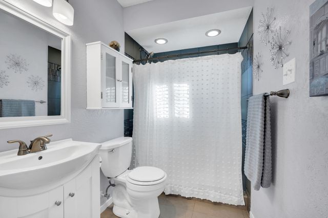 1702 Fieldstone Court, Arlington, TX 76018