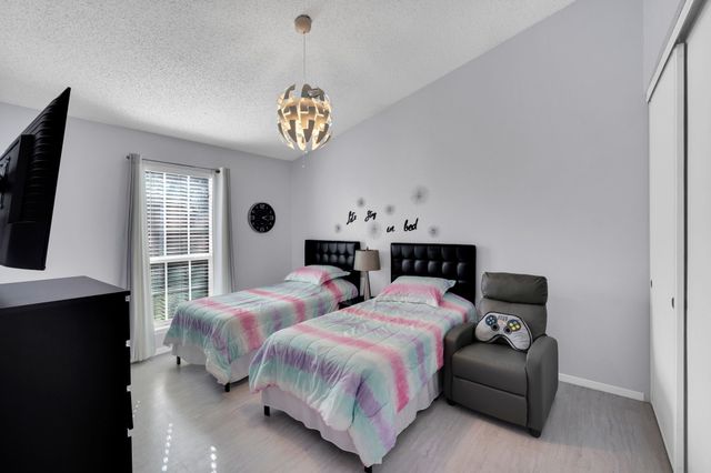 1702 Fieldstone Court, Arlington, TX 76018