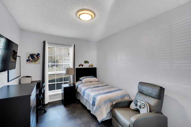 1702 Fieldstone Court, Arlington, TX 76018