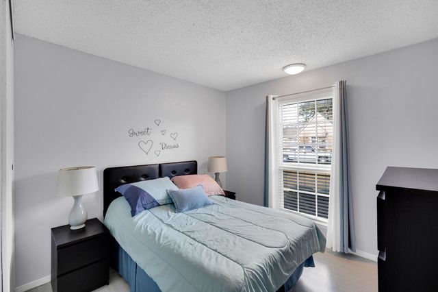 1702 Fieldstone Court, Arlington, TX 76018