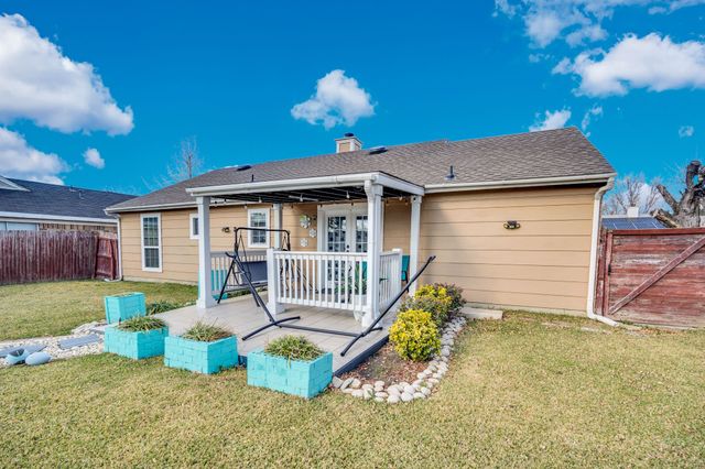 1702 Fieldstone Court, Arlington, TX 76018