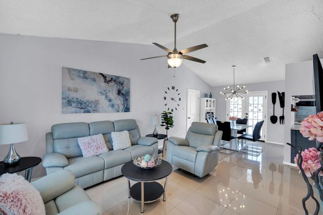 1702 Fieldstone Court, Arlington, TX 76018