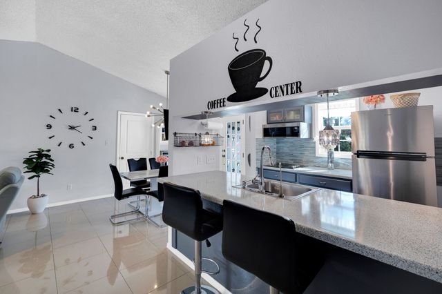 1702 Fieldstone Court, Arlington, TX 76018