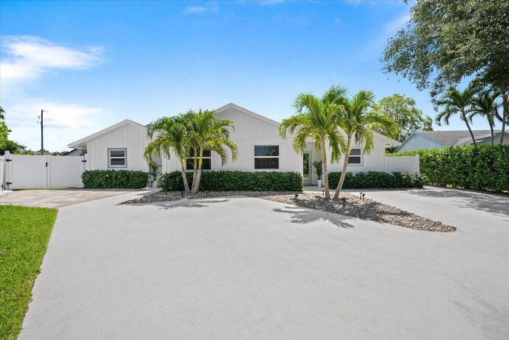 6077 Francis Street, Jupiter, FL 33458