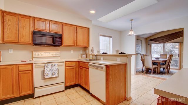 20 Abraham Lincoln Court, Monroe, NJ 08831