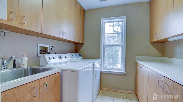 20 Abraham Lincoln Court, Monroe, NJ 08831