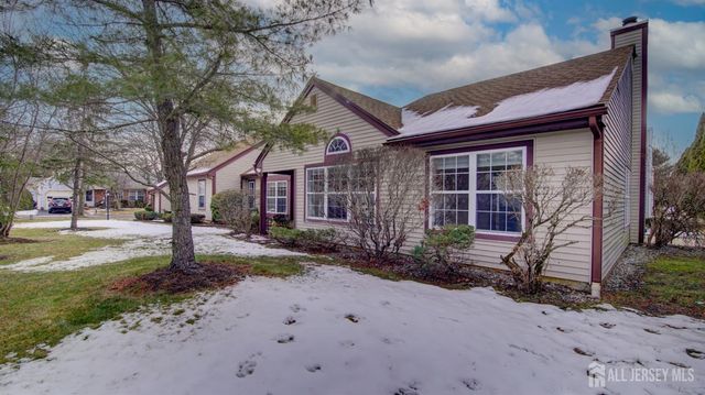 20 Abraham Lincoln Court, Monroe, NJ 08831