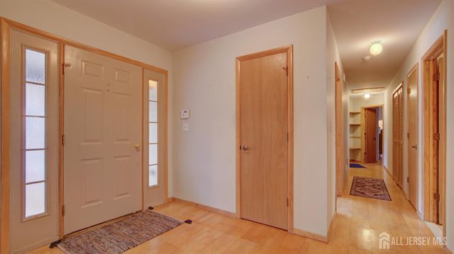 20 Abraham Lincoln Court, Monroe, NJ 08831